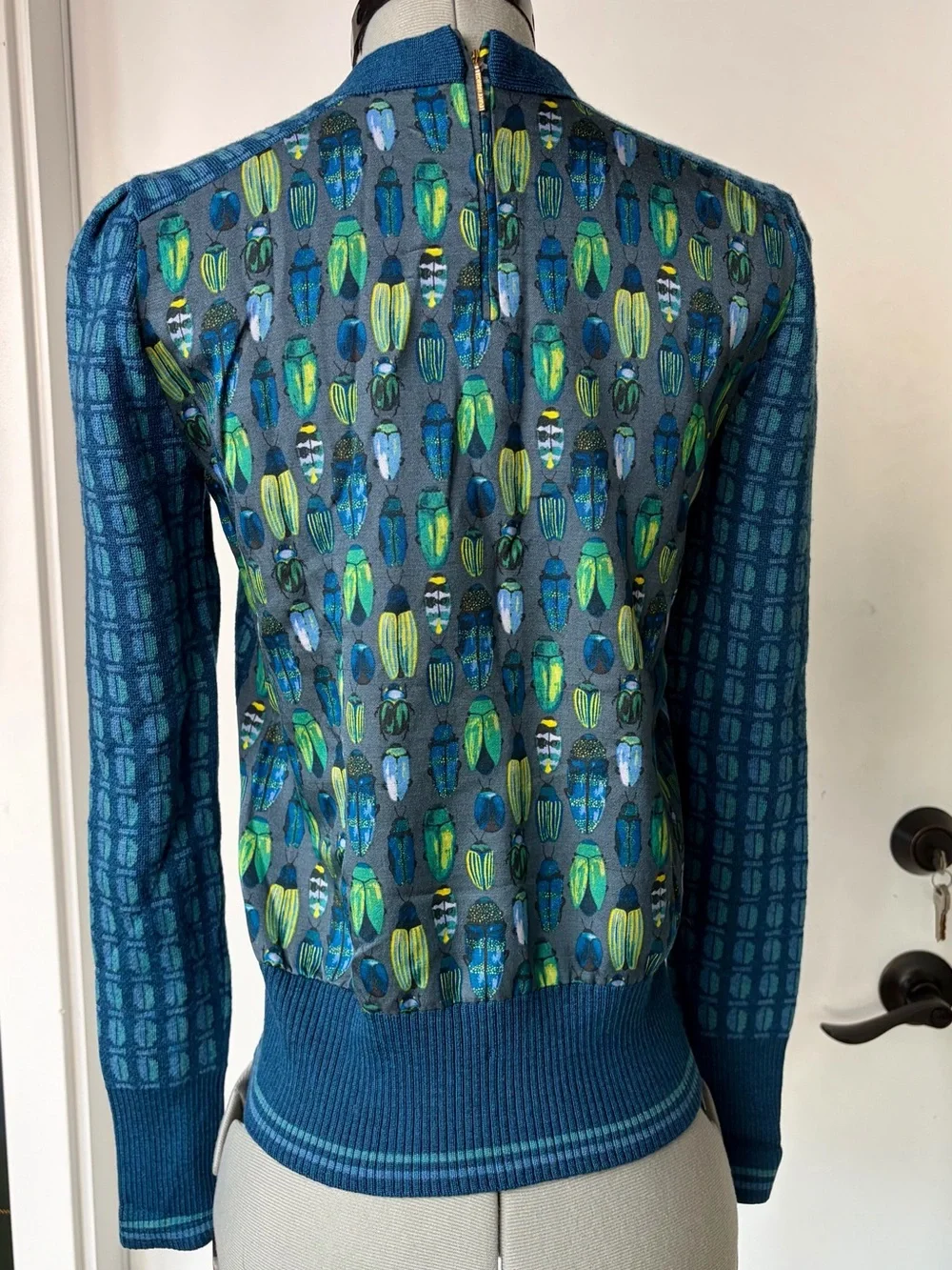 Tory Burch Walda Print Sweater, Scarab Pattern, &silk design on back, XS, EUC